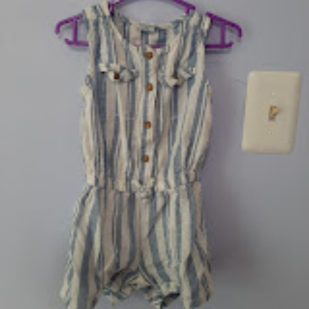 Old navy jumpsuits / rompers 12-18 months snap crotch